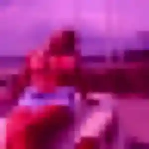 Charmante Delphine, 21 ans à Isigny-le-Buat - voir sa photo